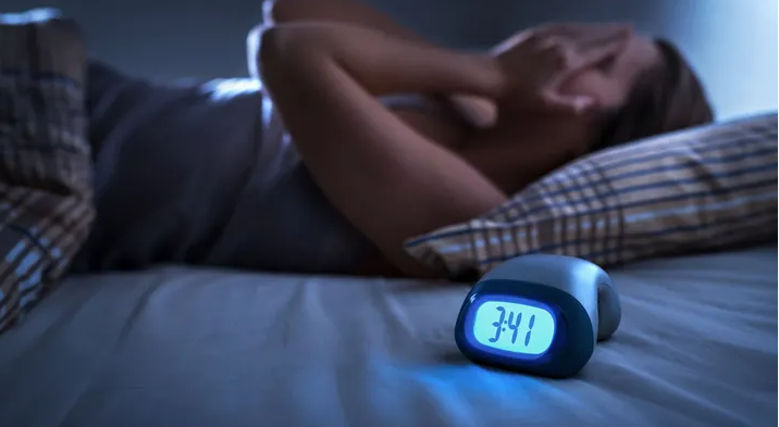 Чому не можу заснути? Стрес, тривога та безсоння: причини та рішення